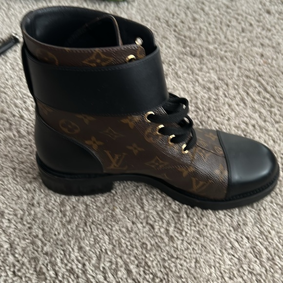Authentic louis Vuitton wonderland boots size 39 1/2 - Picture 4 of 7